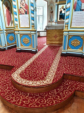Полушерстяное ковровое покрытие в алтарь, солею и на амвон храма